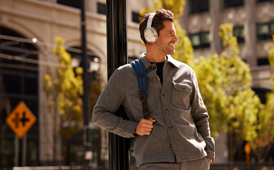 JBL Tour One M2 Ægte adaptiv støjreduktion med Smart Ambient - Image